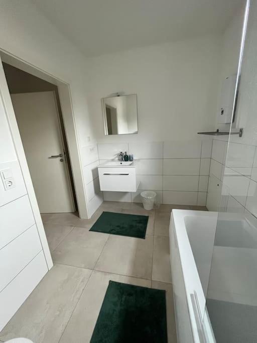 3 Zw 95 M2 Neubau Kostenlos Parkplatz Im Hof Kitzingen Dış mekan fotoğraf